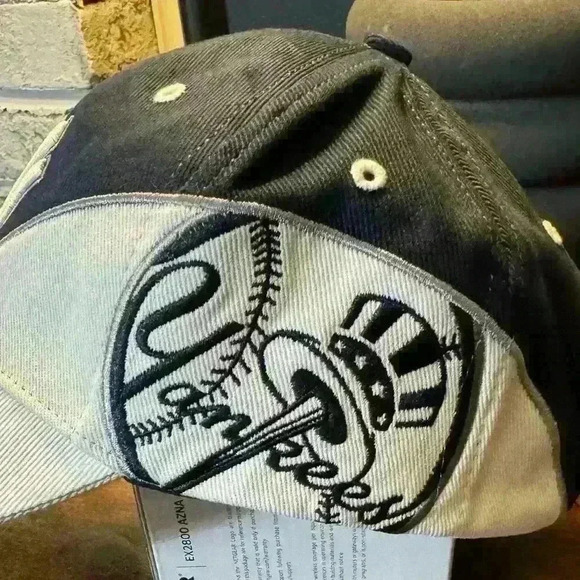 Vintage New York Yankees Strapback Hat Big Side Logo Color Block Fan Favorite - Picture 4 of 12
